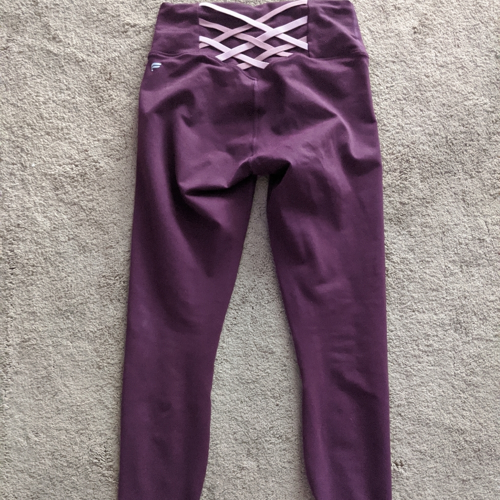 Fabletics Leggings crisscross back design
